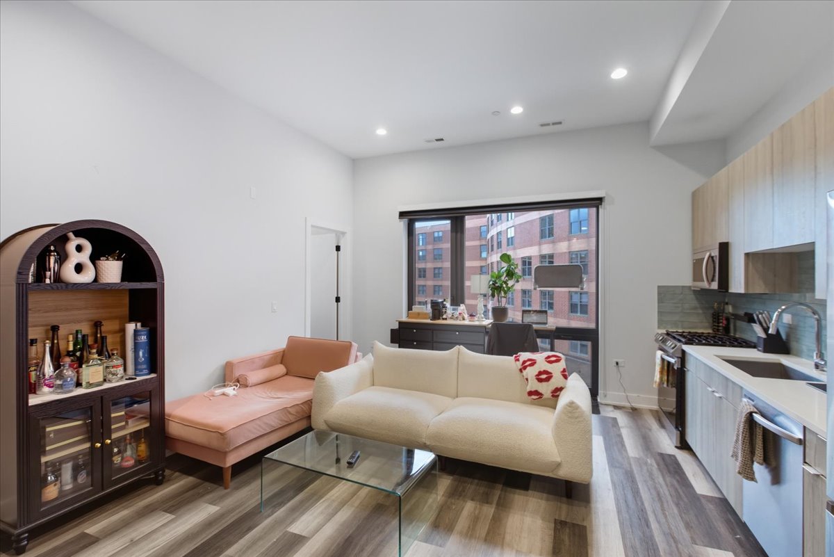 Chicago Condo: 2317 North Clark