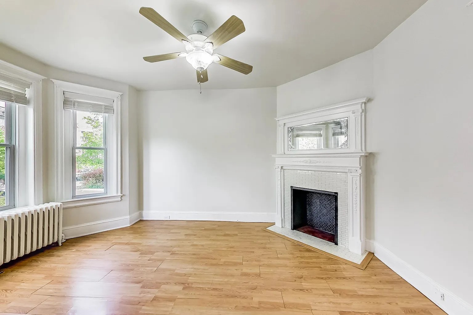 Washington House: 137 R St NE