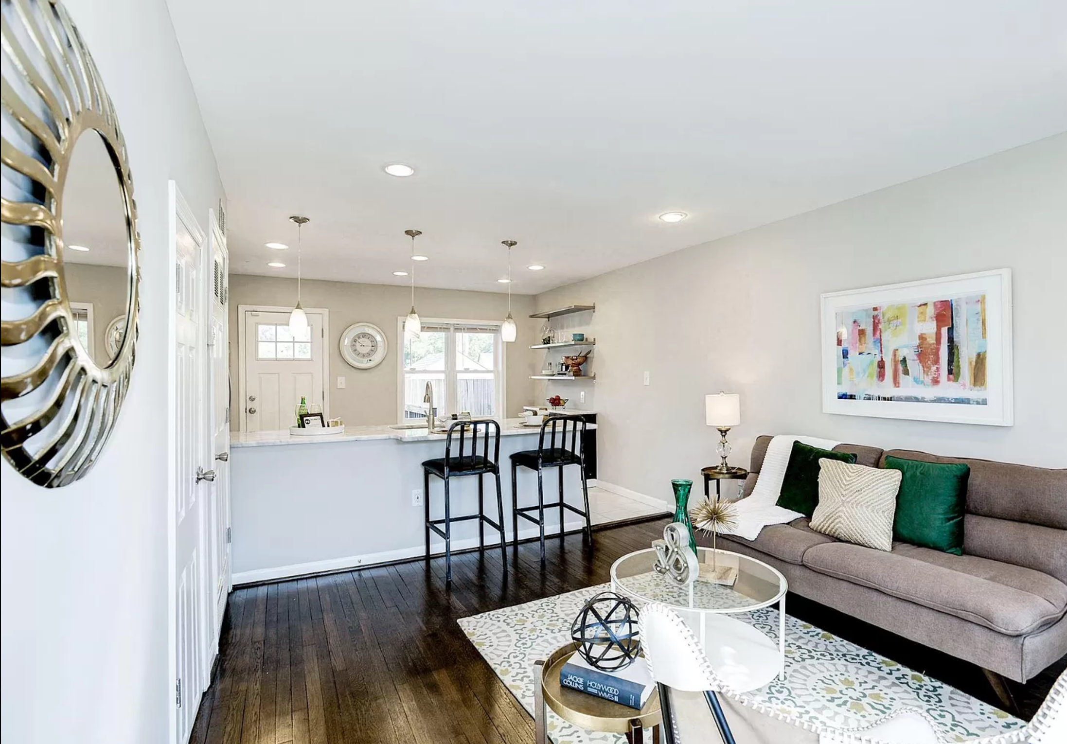 Washington House: 150 35th St NE