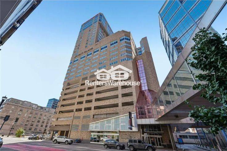 Minneapolis Condo: 431 S 7th St