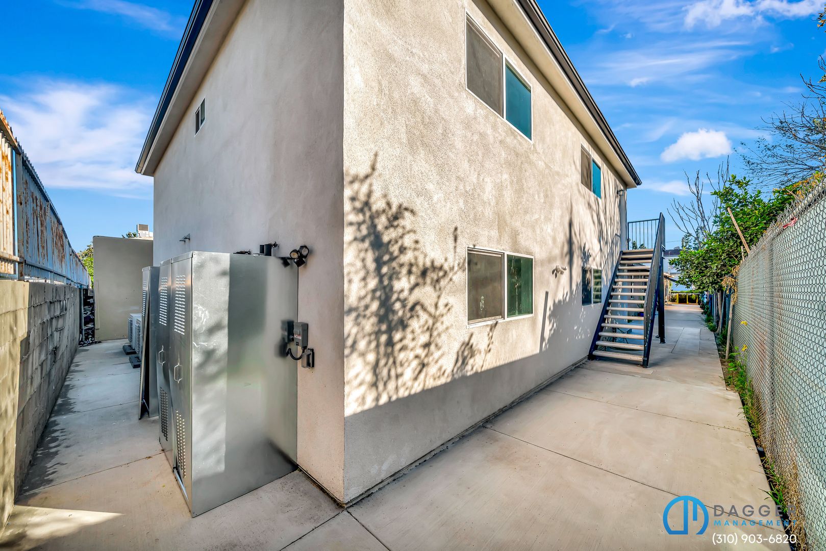 North Hollywood Condo: 11845 Hamlin St