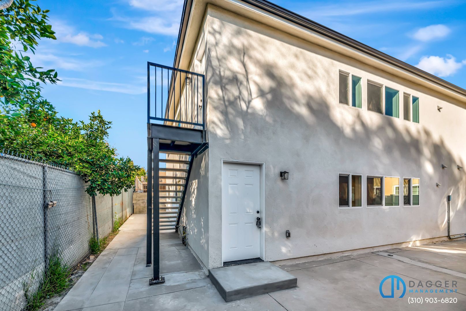 North Hollywood Condo: 11845 Hamlin St