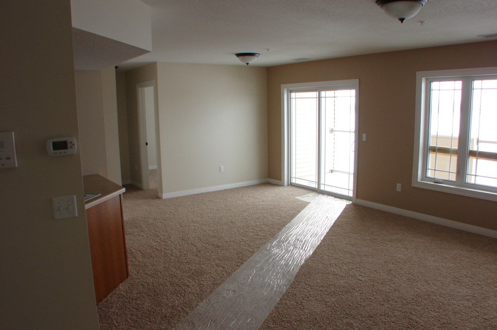 Alexandria Apartment: 3707 S Broadway St