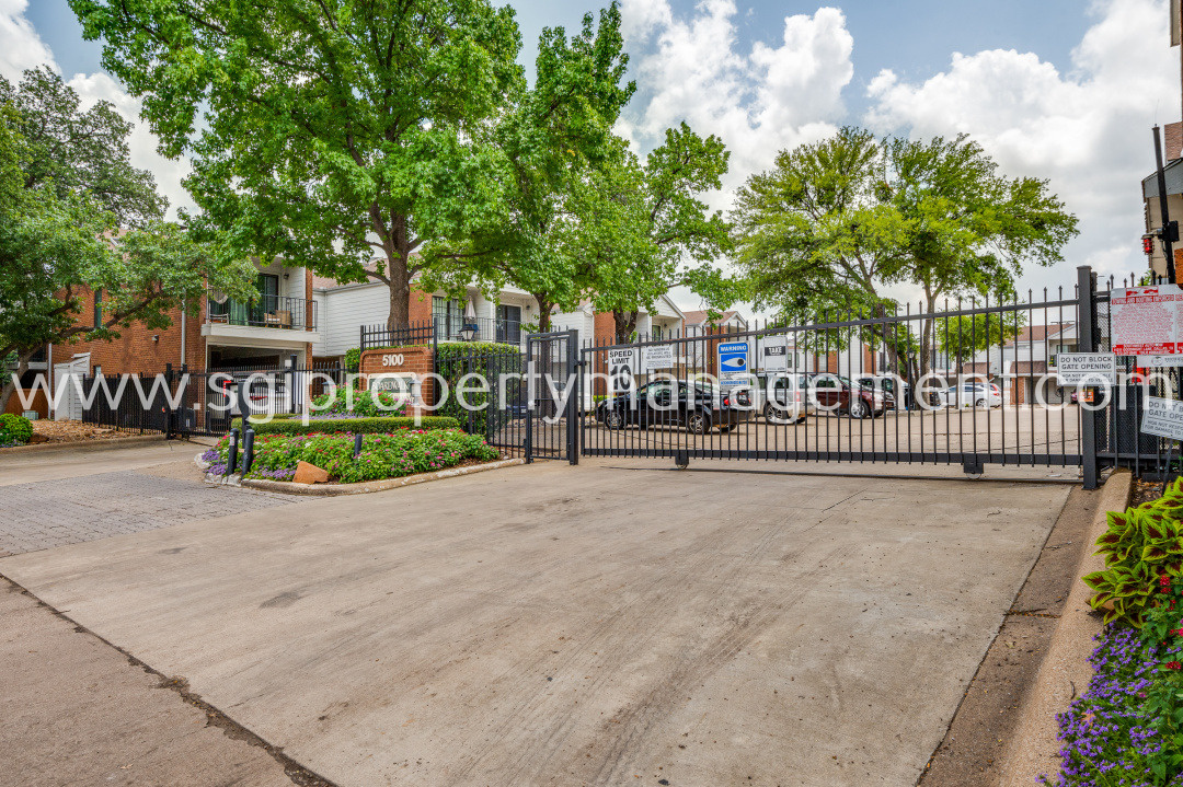 Dallas House: 5100 Verde Valley Ln