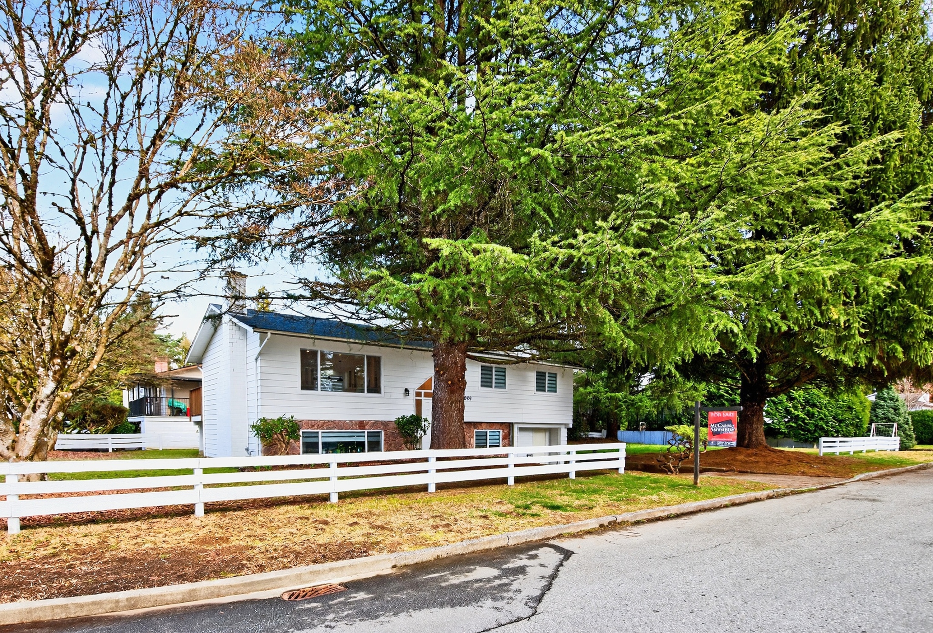 Maple Ridge House: 21099 Berry Ave