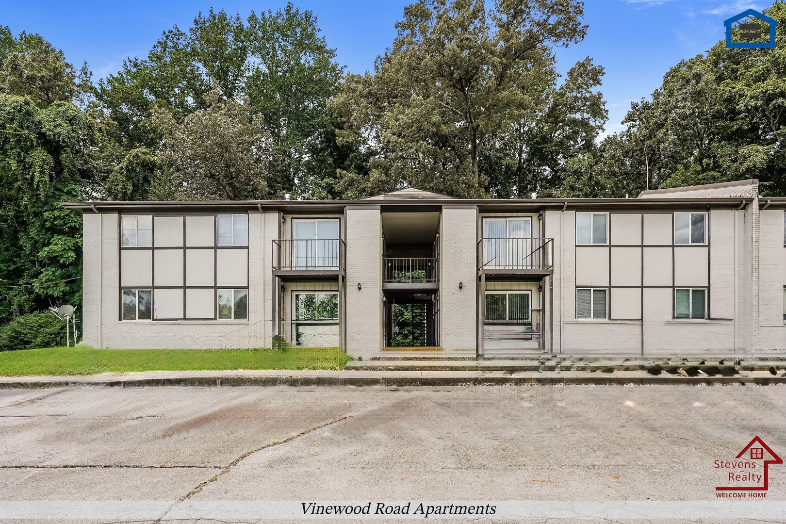 Mcminnville Apartment: 235 Vinewood Rd