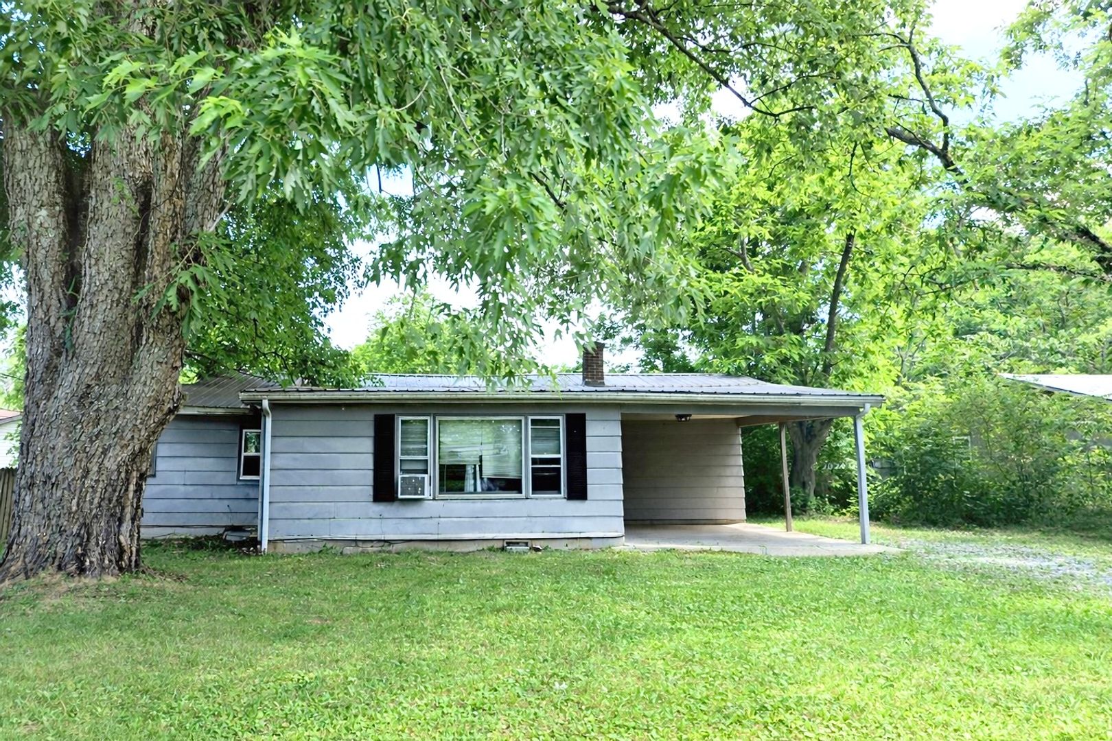 Cookeville House: 1267 Phillips Dr