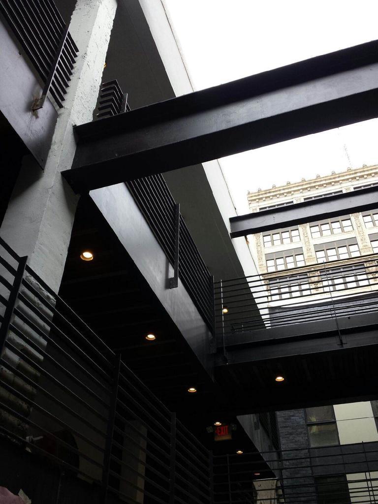 Philadelphia Apartment: 1210 Chestnut St