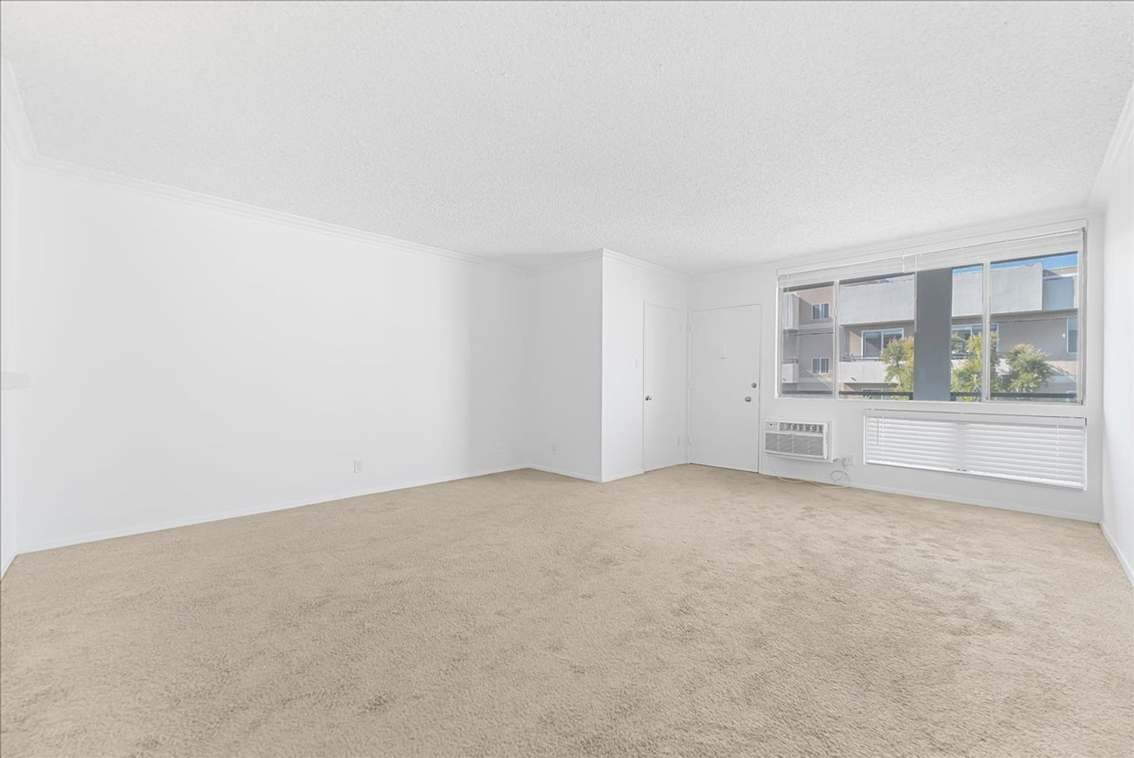 Beverly Hills Condo: 174 North Almont Drive