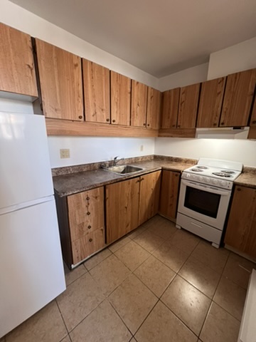 Ottawa House: 263 MacLaren St