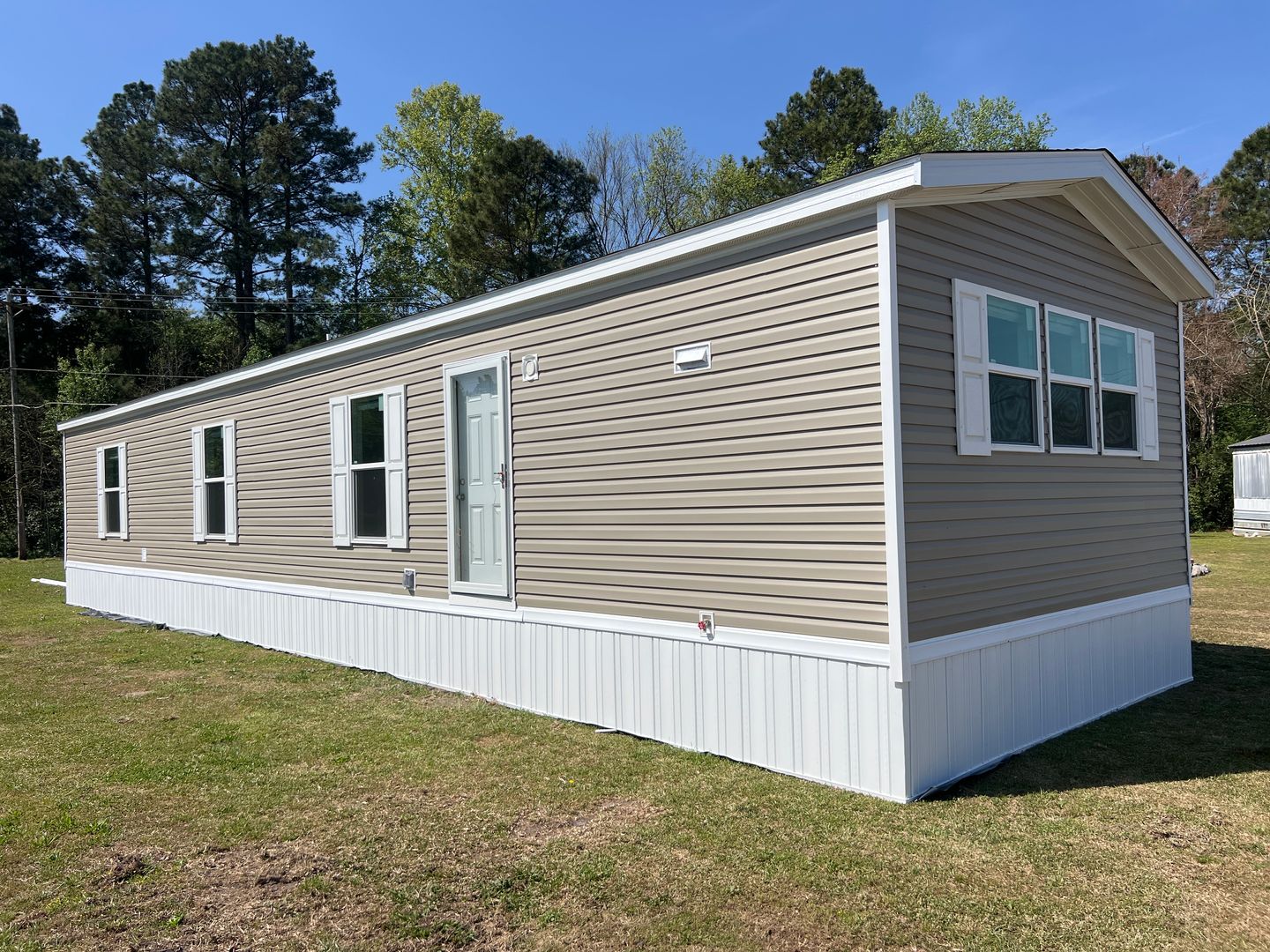 Laurinburg House: 16800 Jessica Road