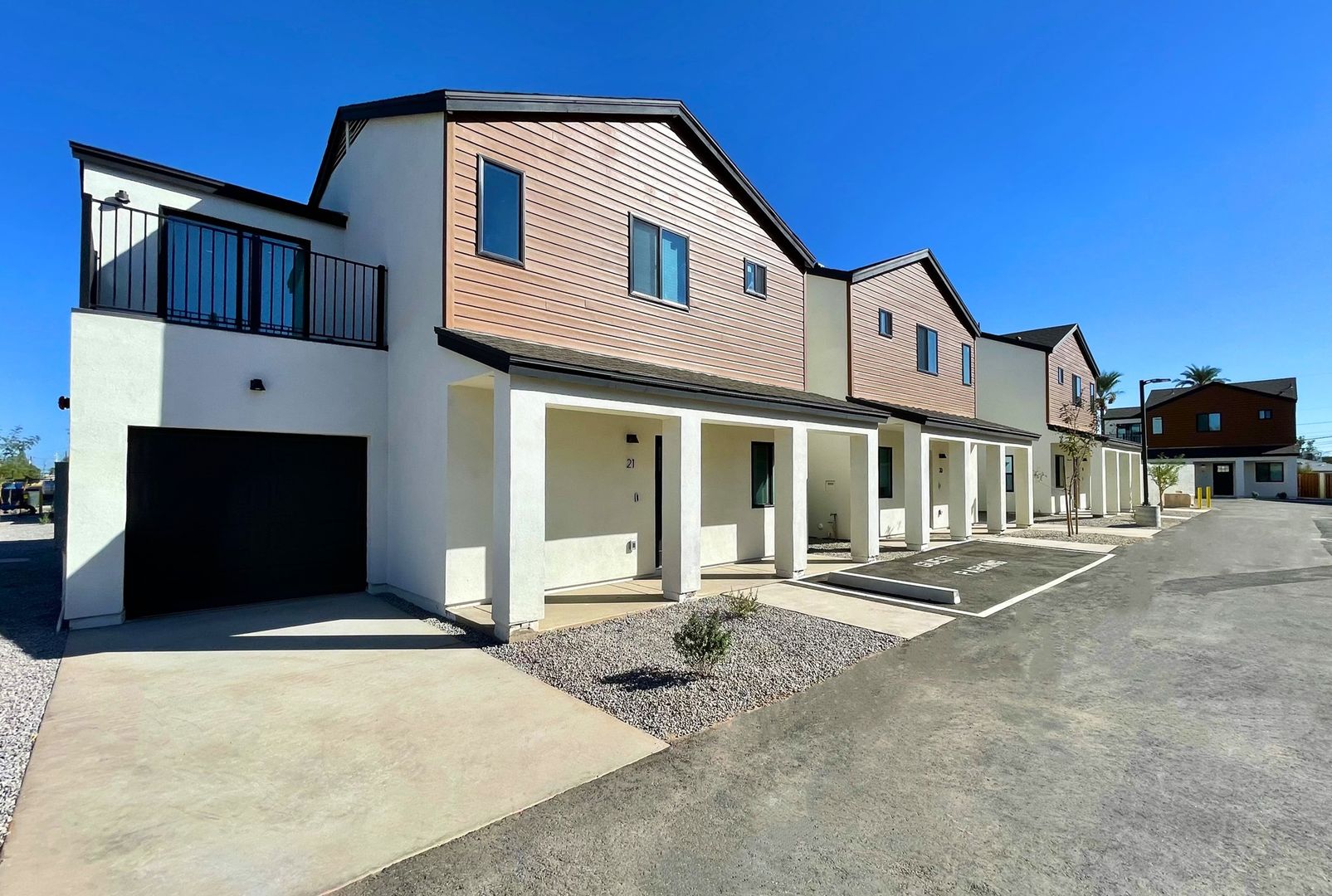 Phoenix Condo: 815 E Roma Ave