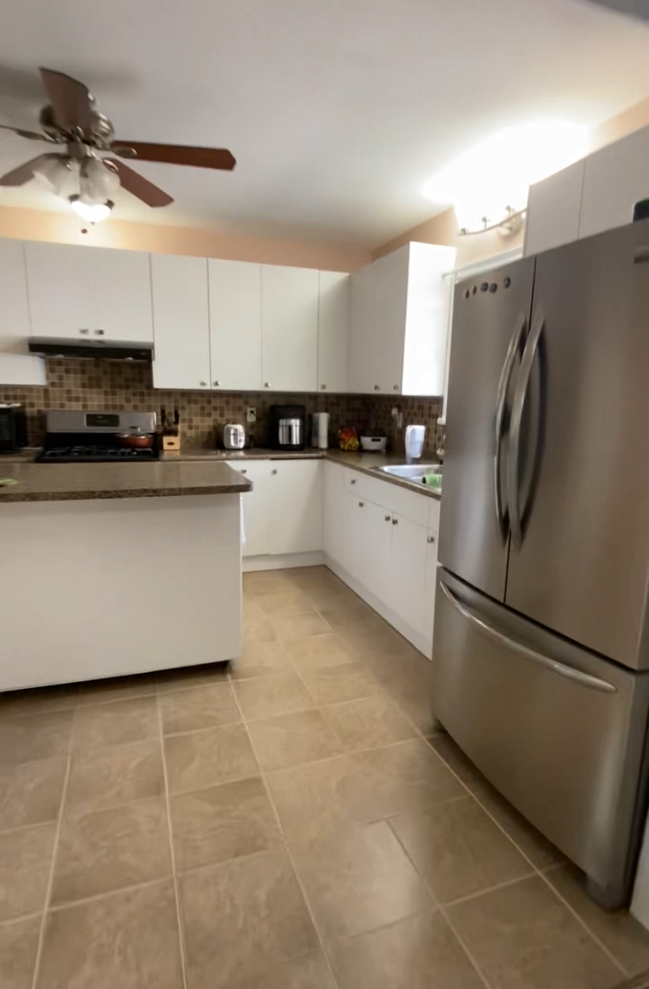 Sarnia Condo: 207 Kathleen Ave