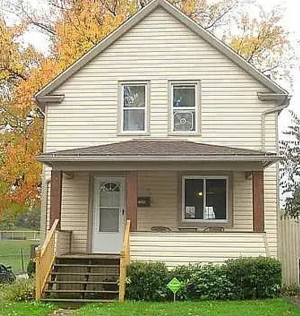 Akron House: 878 Clark St