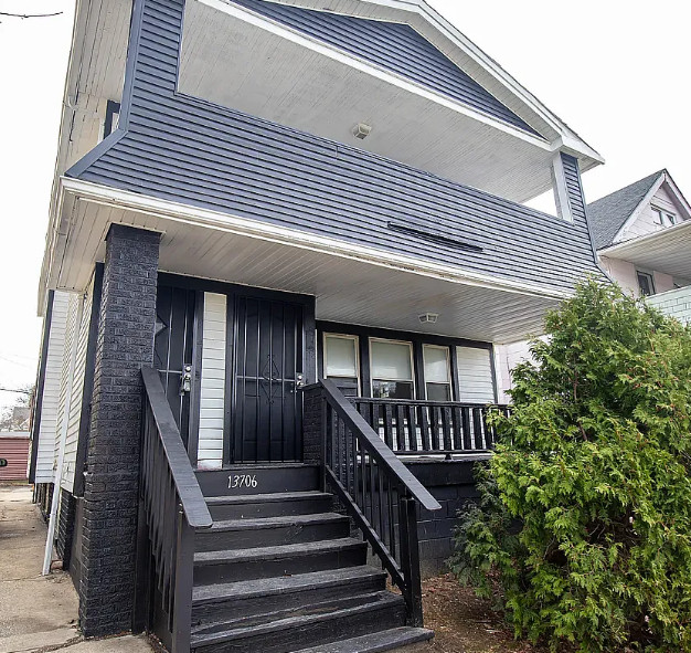 Cleveland House: 13706 Coit Rd