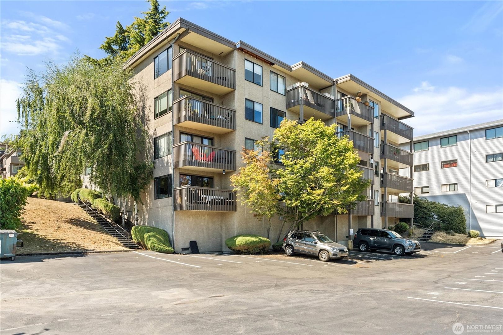 Seattle Condo: 2550 Thorndyke Ave W