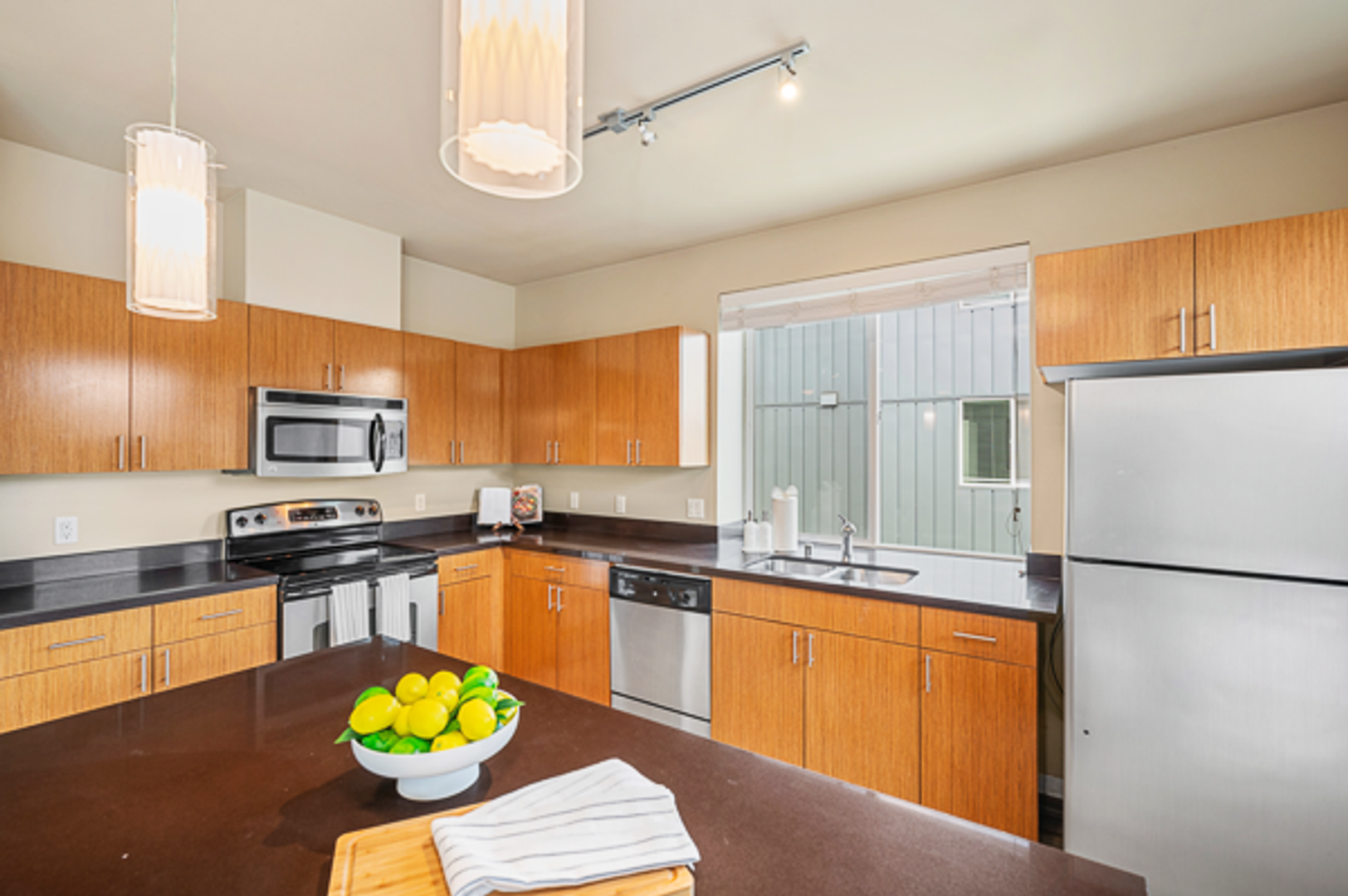 Kirkland Apartment: 11801 97th Ln