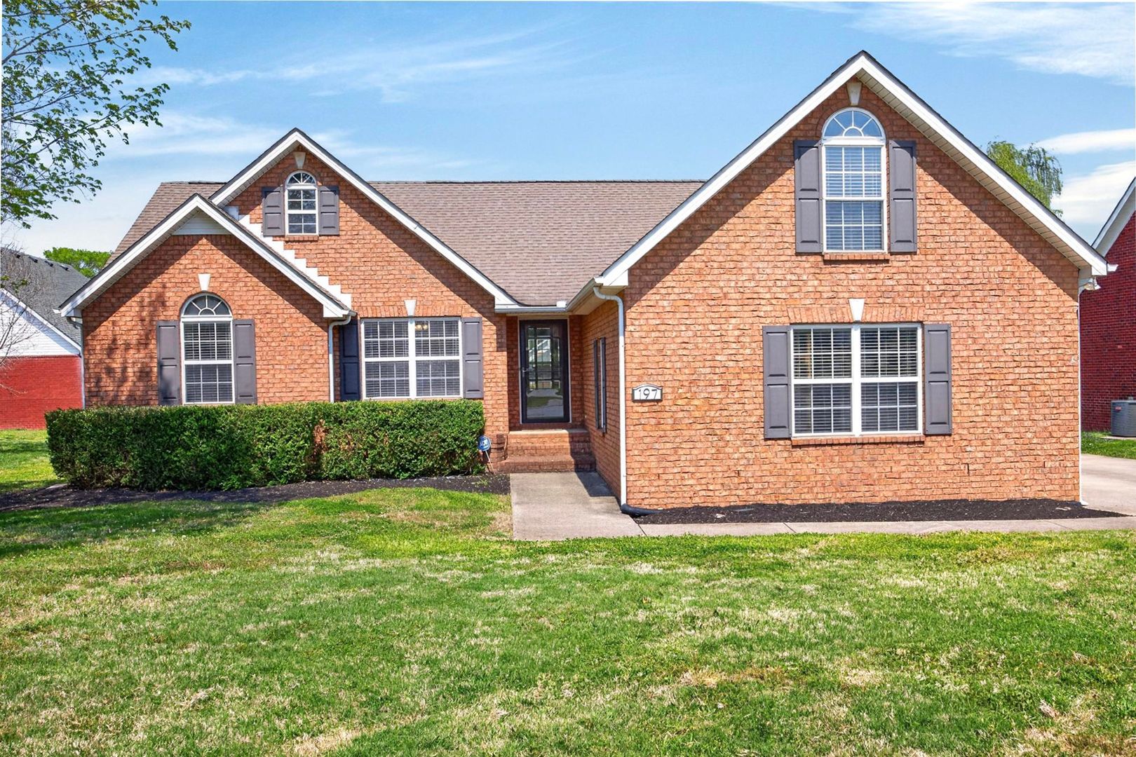 Murfreesboro House: 197 Red Jacket Trace