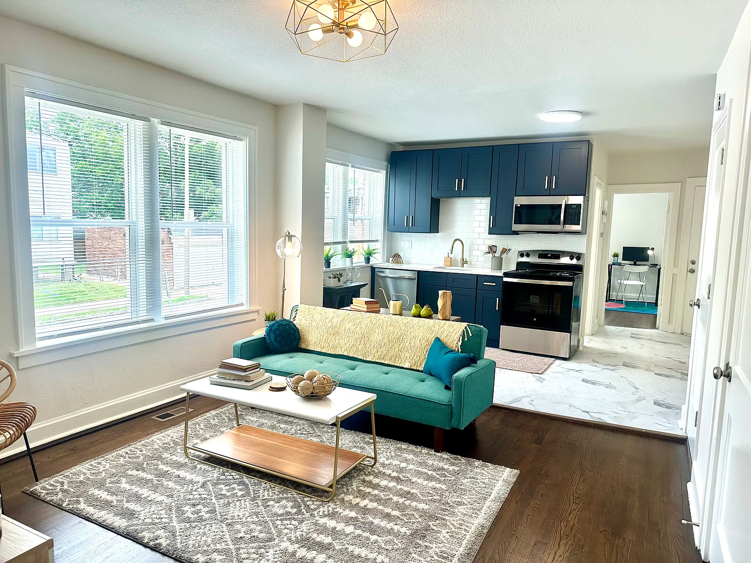 Saint Louis Condo: 5345 Quincy St