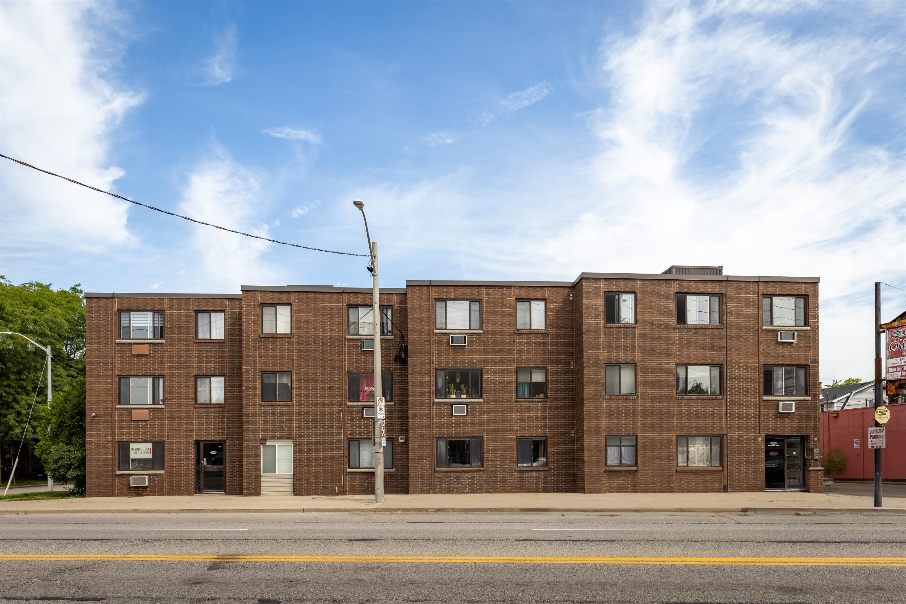 Windsor Condo: 360 Tecumseh Rd W