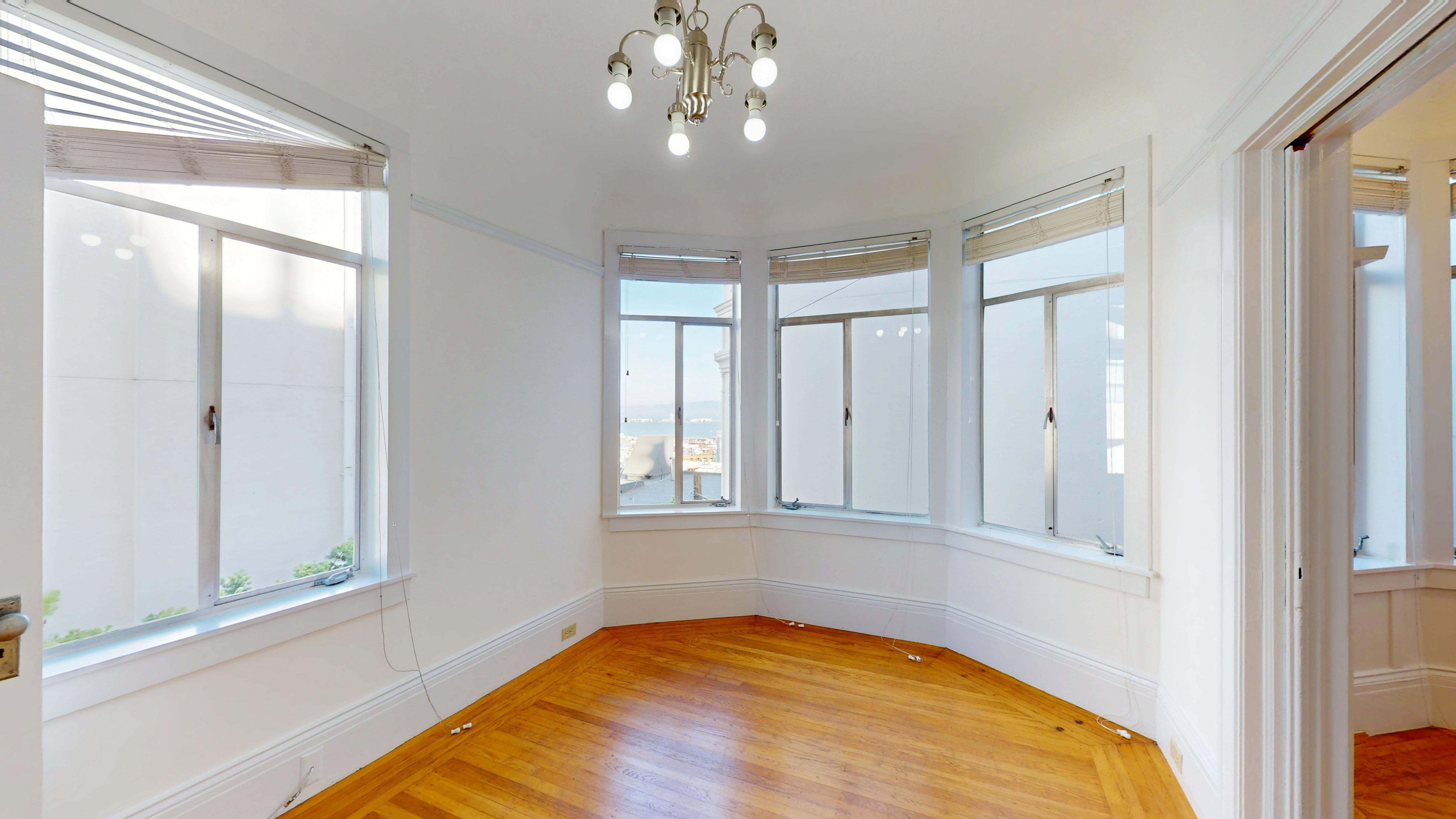 San Francisco Condo: 1046 Mason St