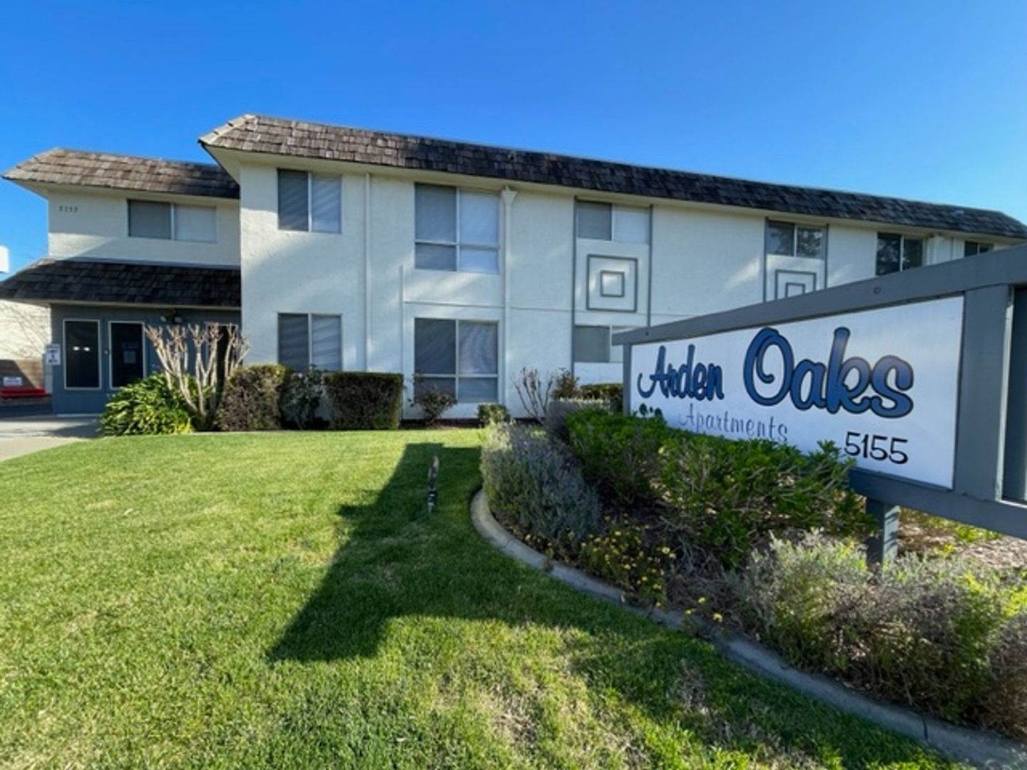 Carmichael Apartment: 5155 Arden Way