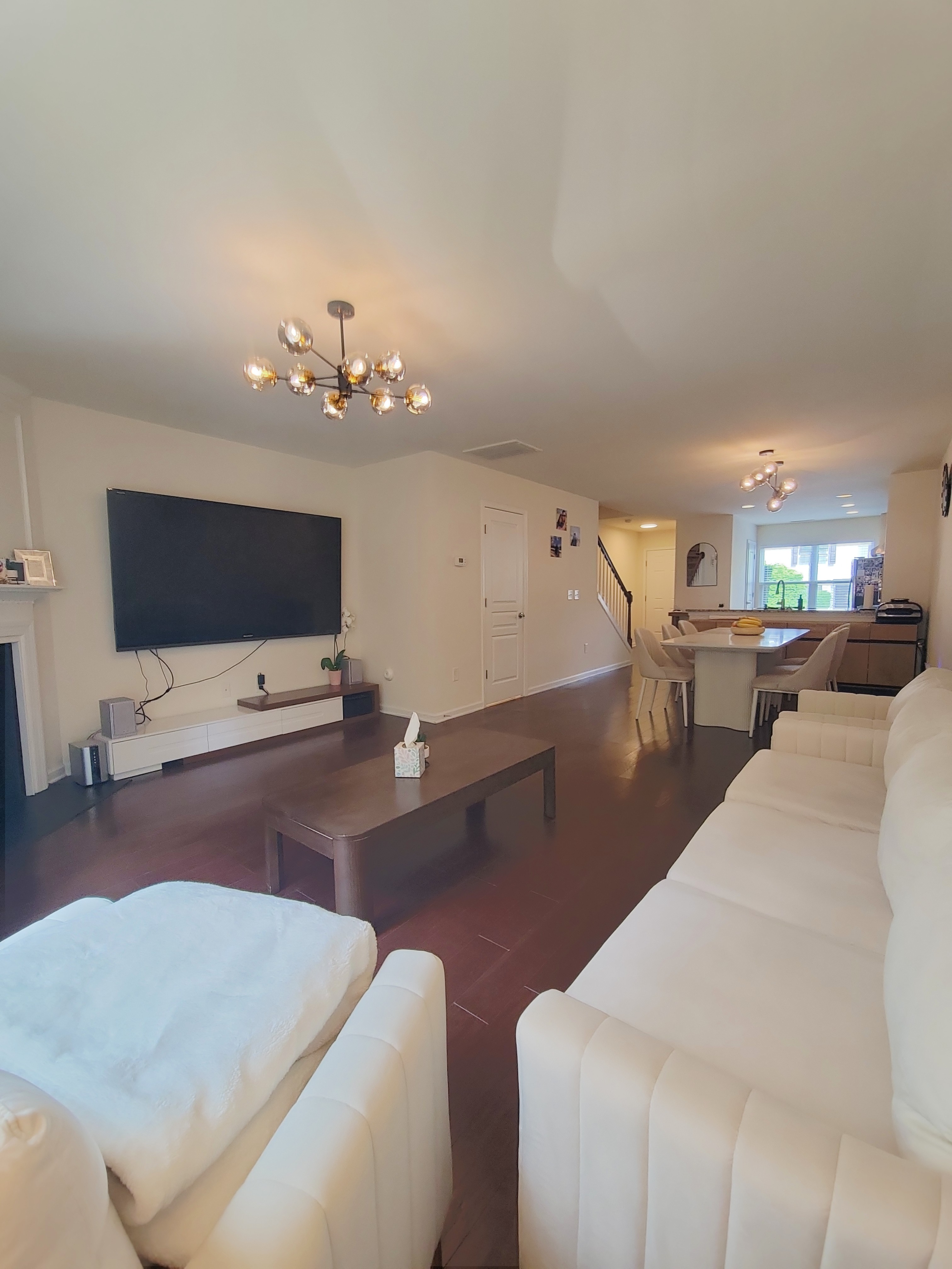 Raleigh House: 2919 Berkeley Springs Pl