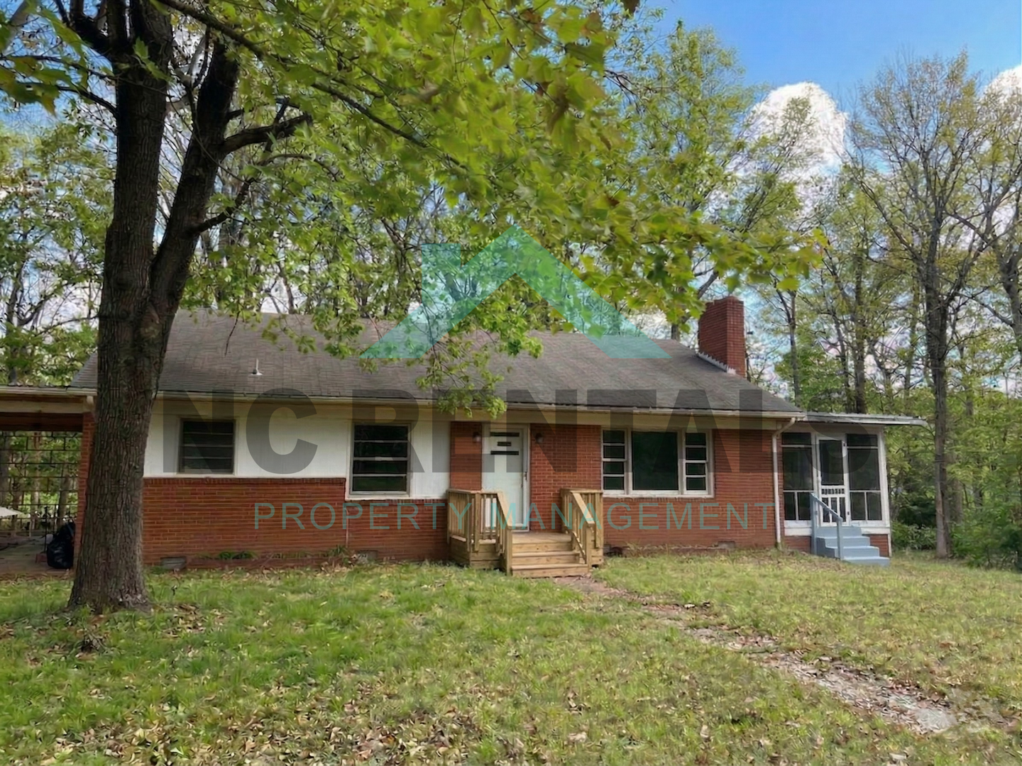 Greensboro House: 129 Rocky Knoll Cir