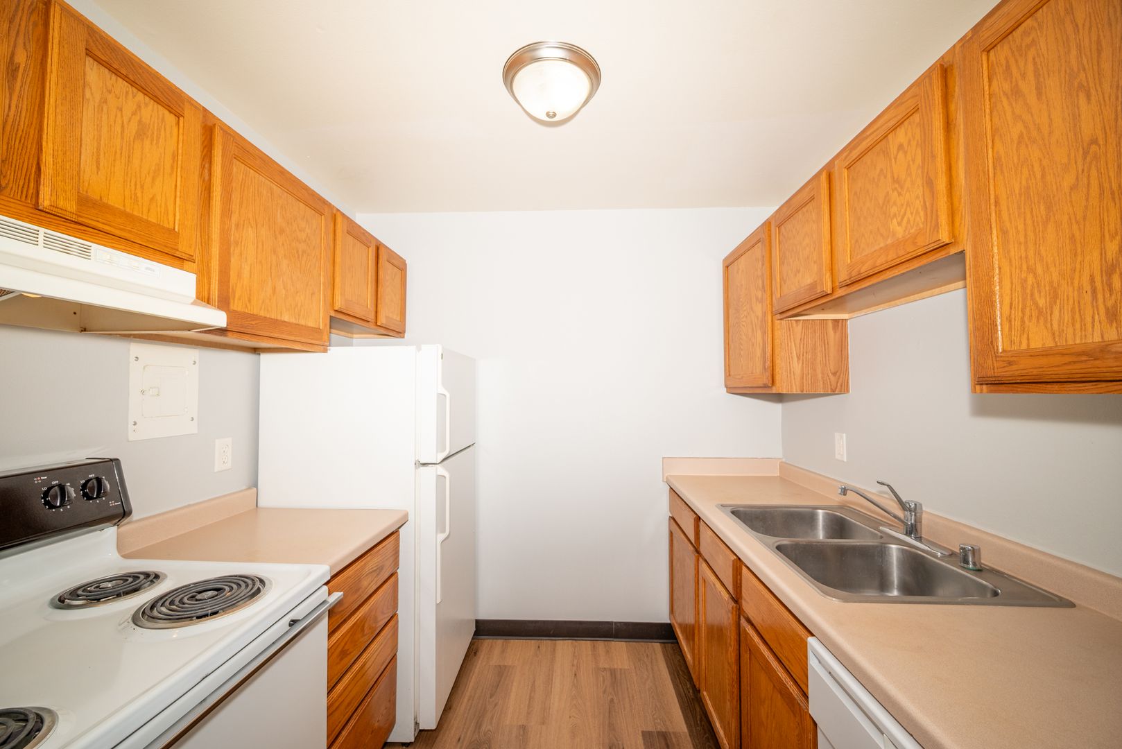 Sun Prairie Apartment: 242 Amber Trl