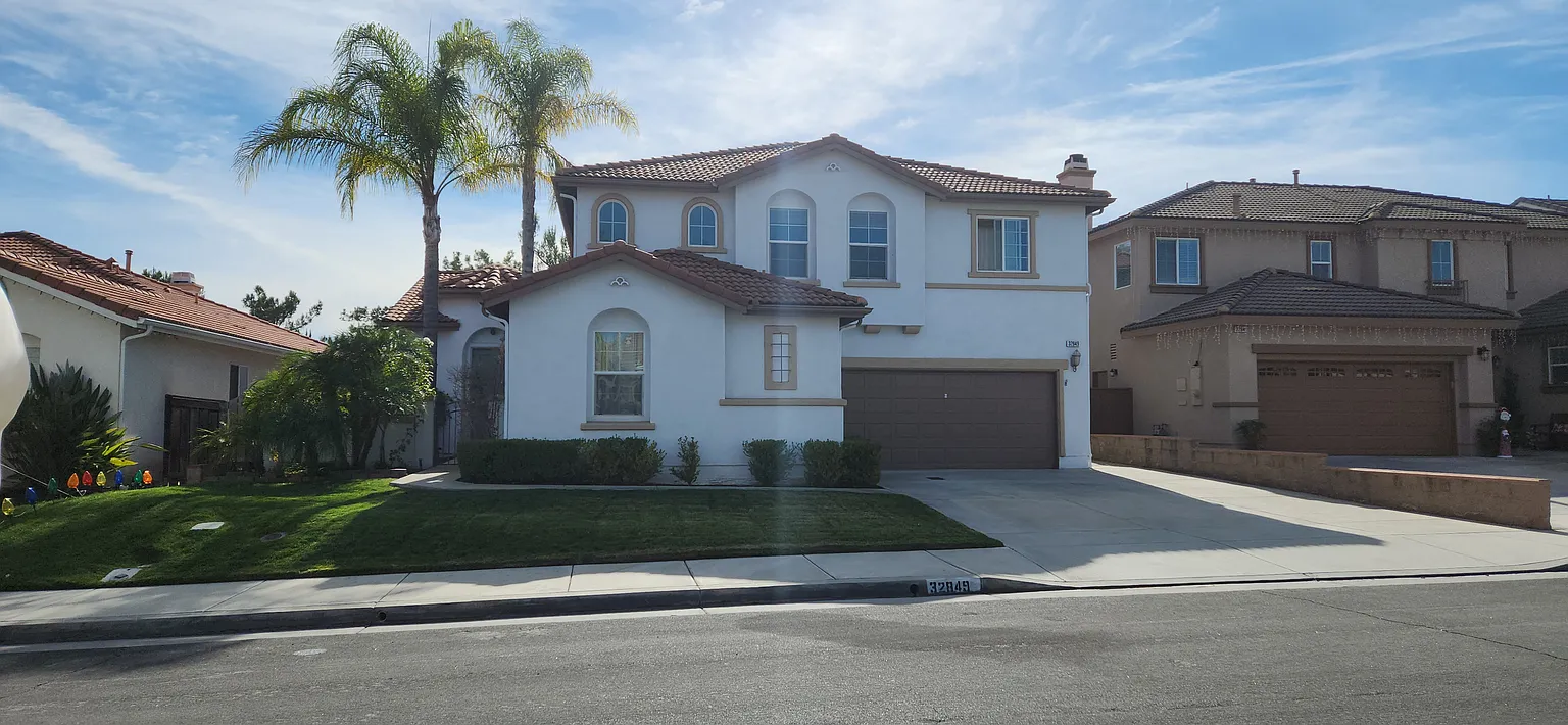 Temecula House: 32849 Northshire Cir