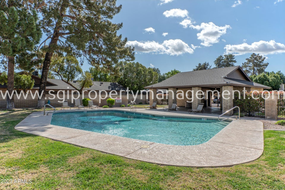 Tempe House: 117 W Concorda Dr