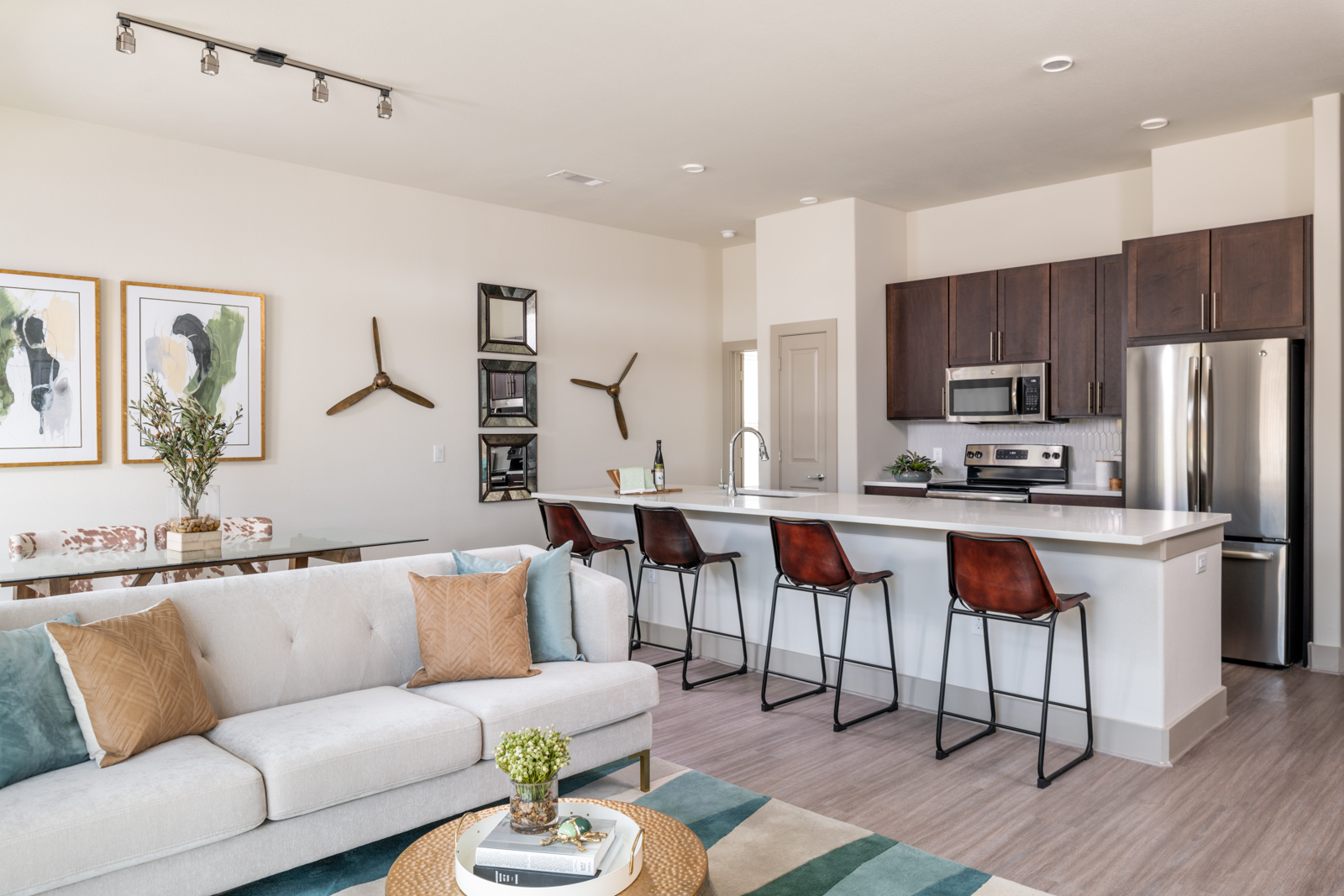 Addison Condo: 5055 Addison Cir