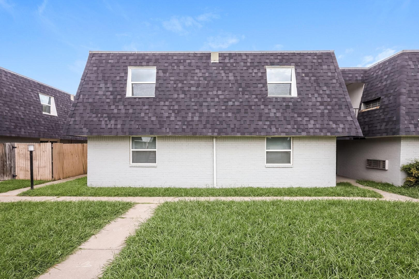 Lawton Apartment: 2111 NW Lindy Ave