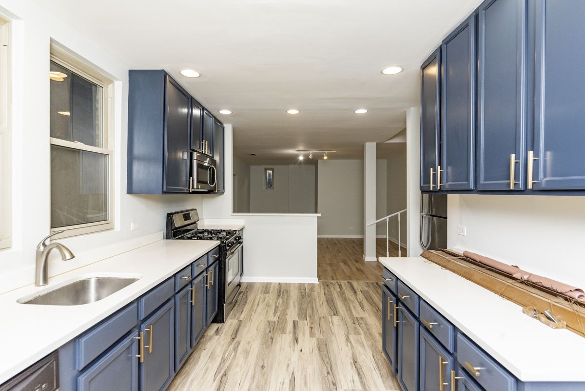 Chicago Condo: 6136 North Mozart