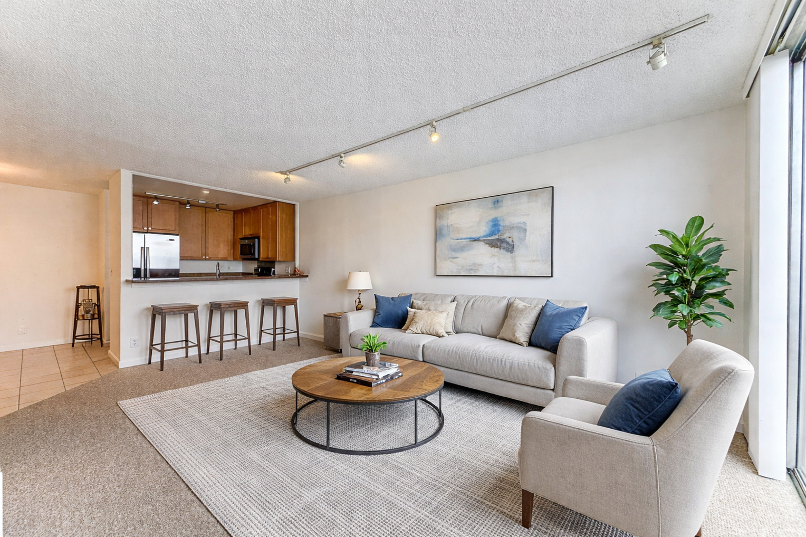 Los Angeles House: 11645 Montana Ave