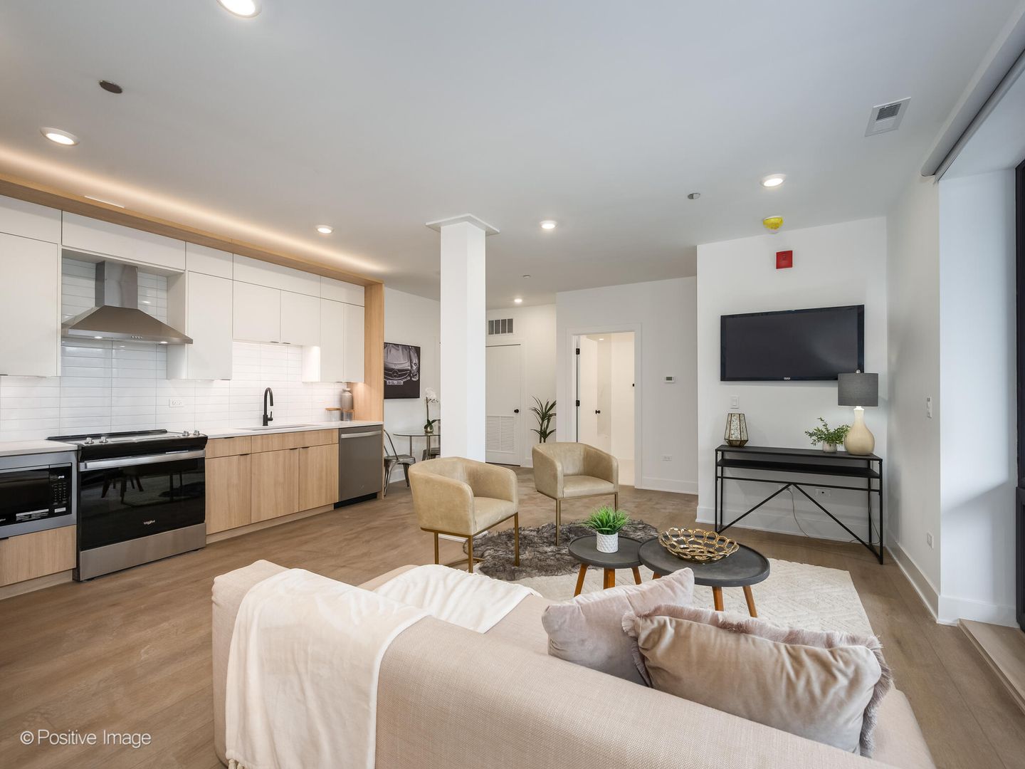 Chicago Condo: 4713 N. Clark St.