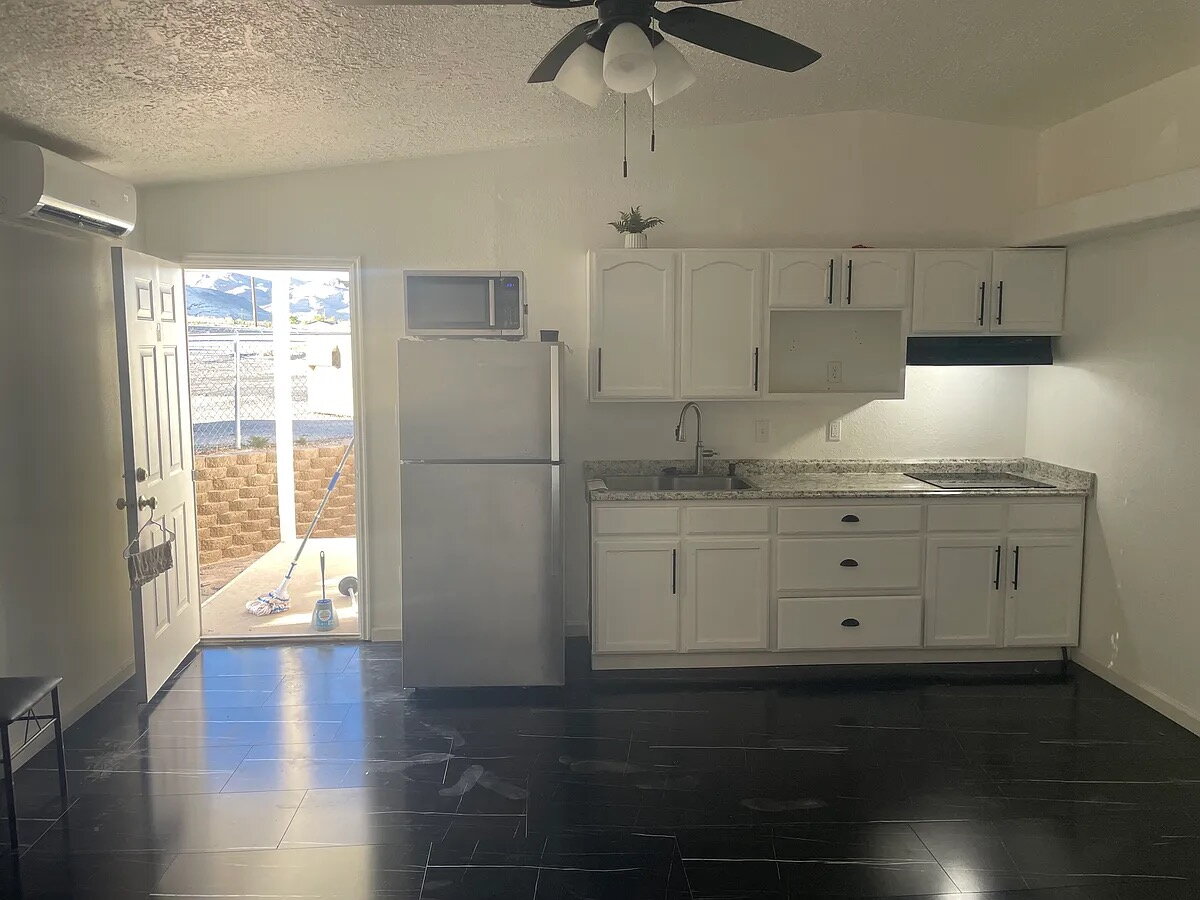 Beatty Condo: 521 Hoyt Street