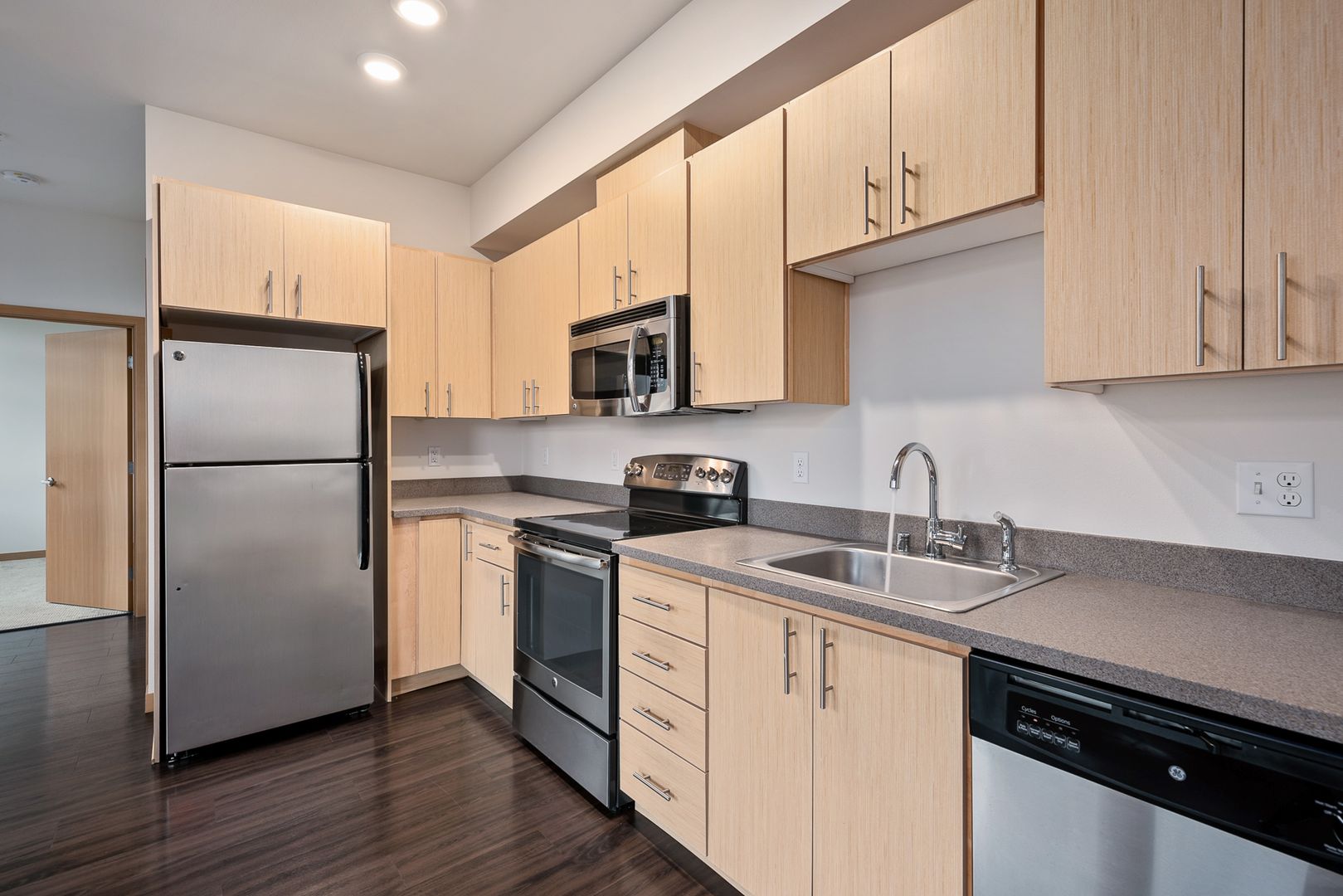 Seattle Apartment: 500 Belmont Ave E