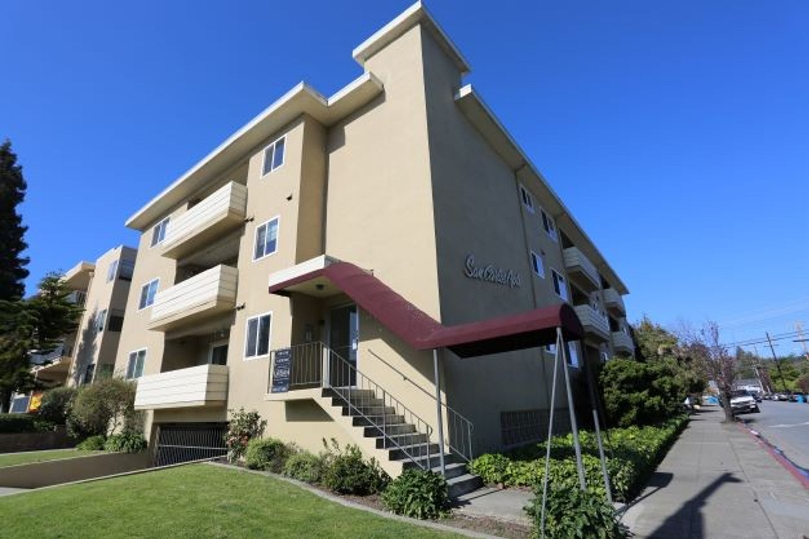 San Carlos Condo: 1400 San Carlos Avenue