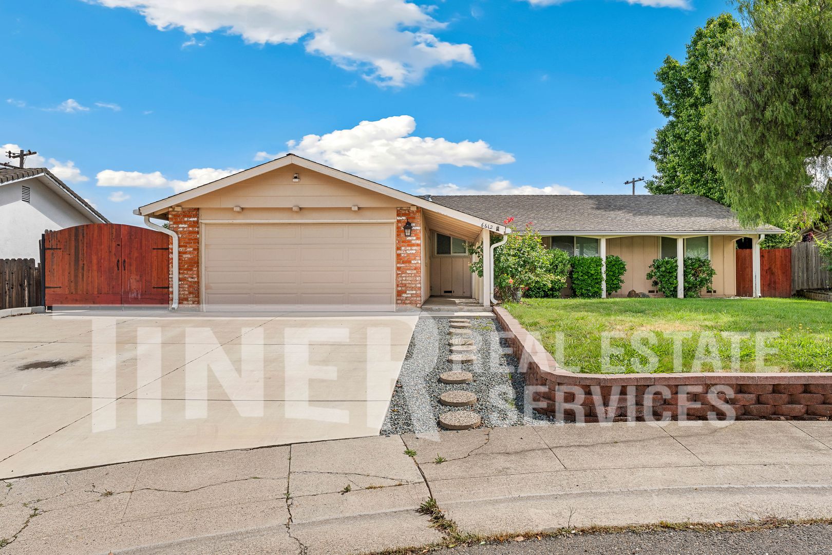 Sacramento House: 6612 Modesto Drive