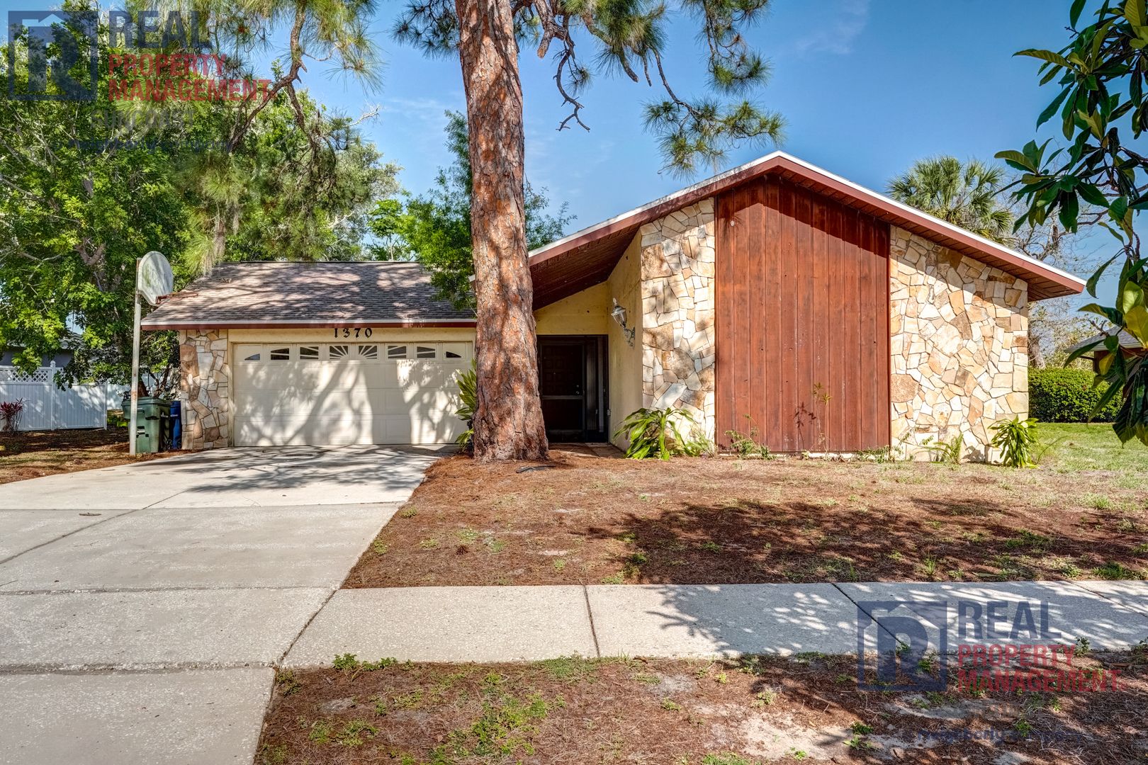 Sarasota House: 1370 Palmwood Dr