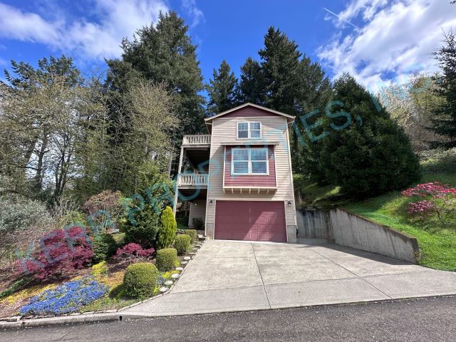 Estacada House: 512 SE Espinosa St