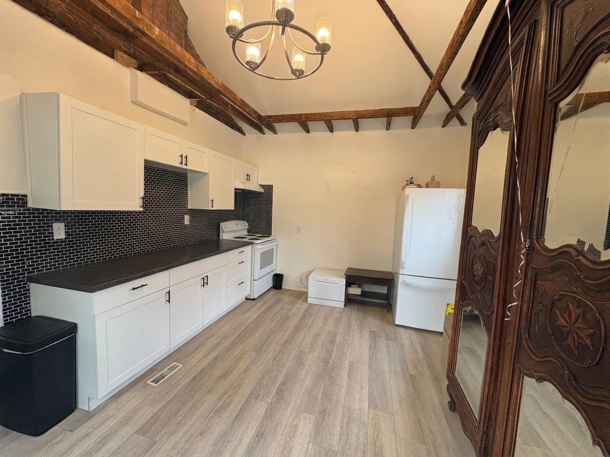 Hamilton Condo: 107 Erie Ave