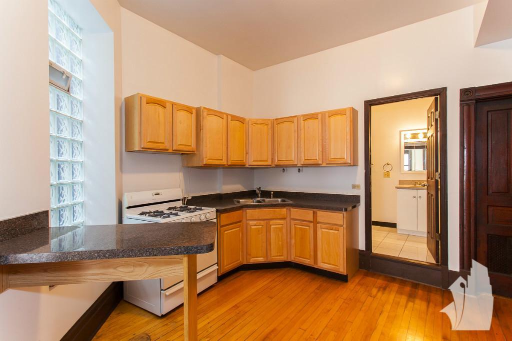 Chicago Condo: 1813 North Milwaukee Avenue