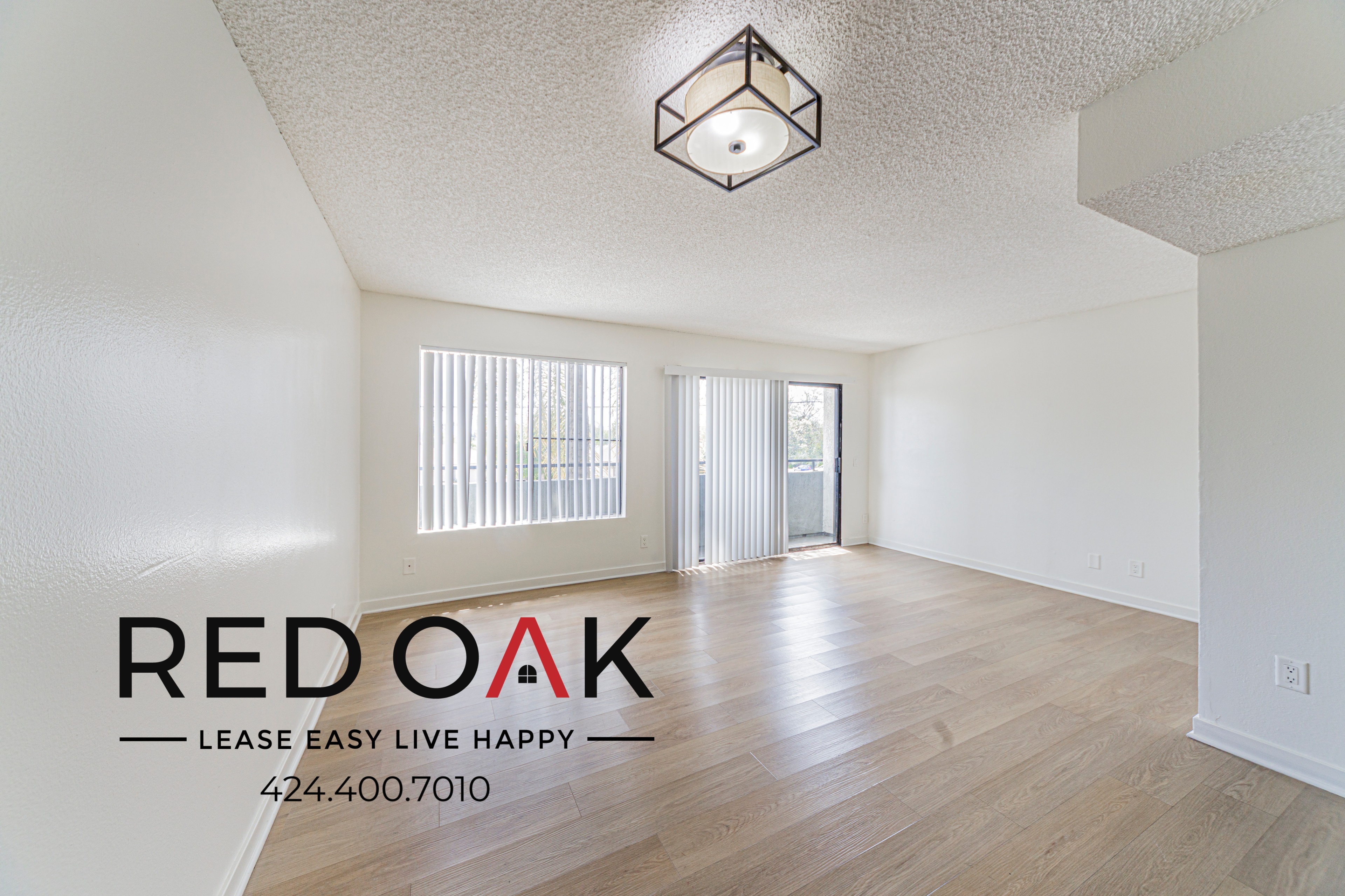 North Hollywood Apartment: 11817 Victory Blvd
