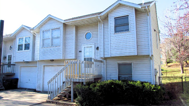 Coralville Townhome: 2304 10th St