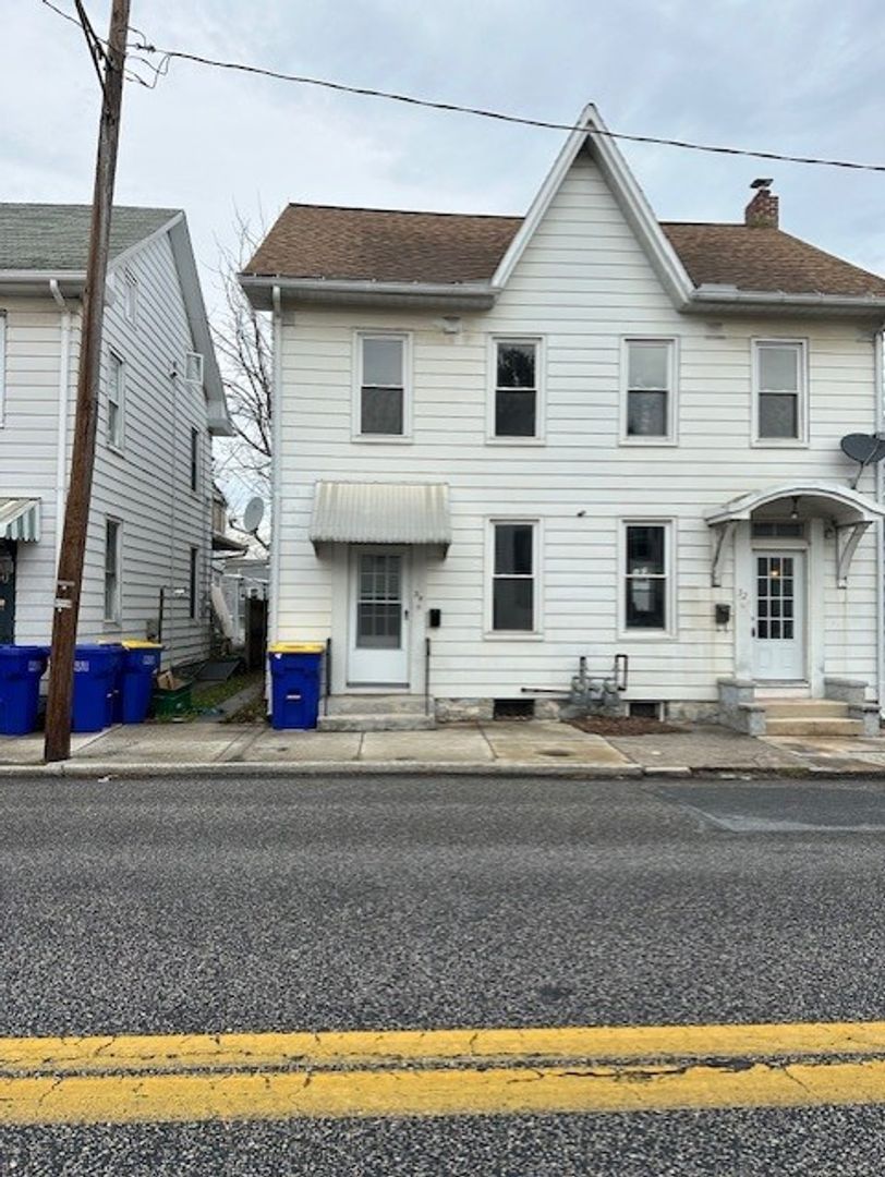 Mechanicsburg Condo: 32-34 W Simpson St