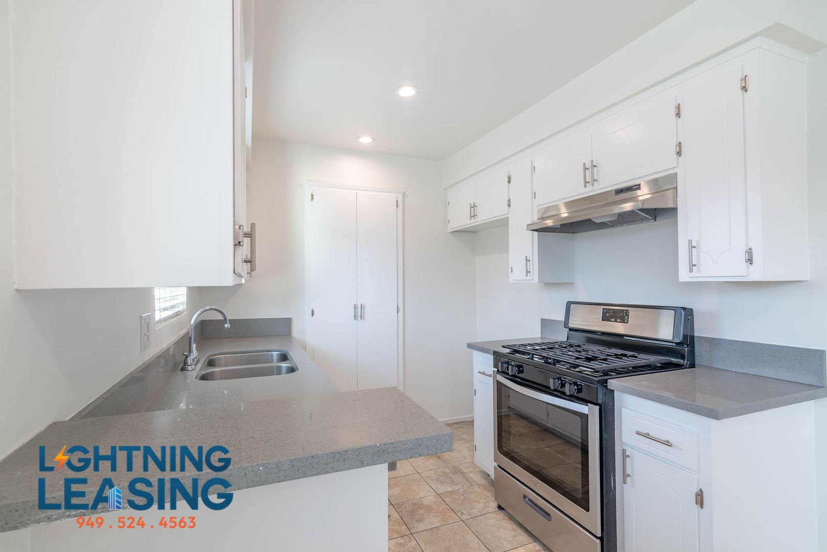 Los Angeles Condo: 1439 2/3 Point View