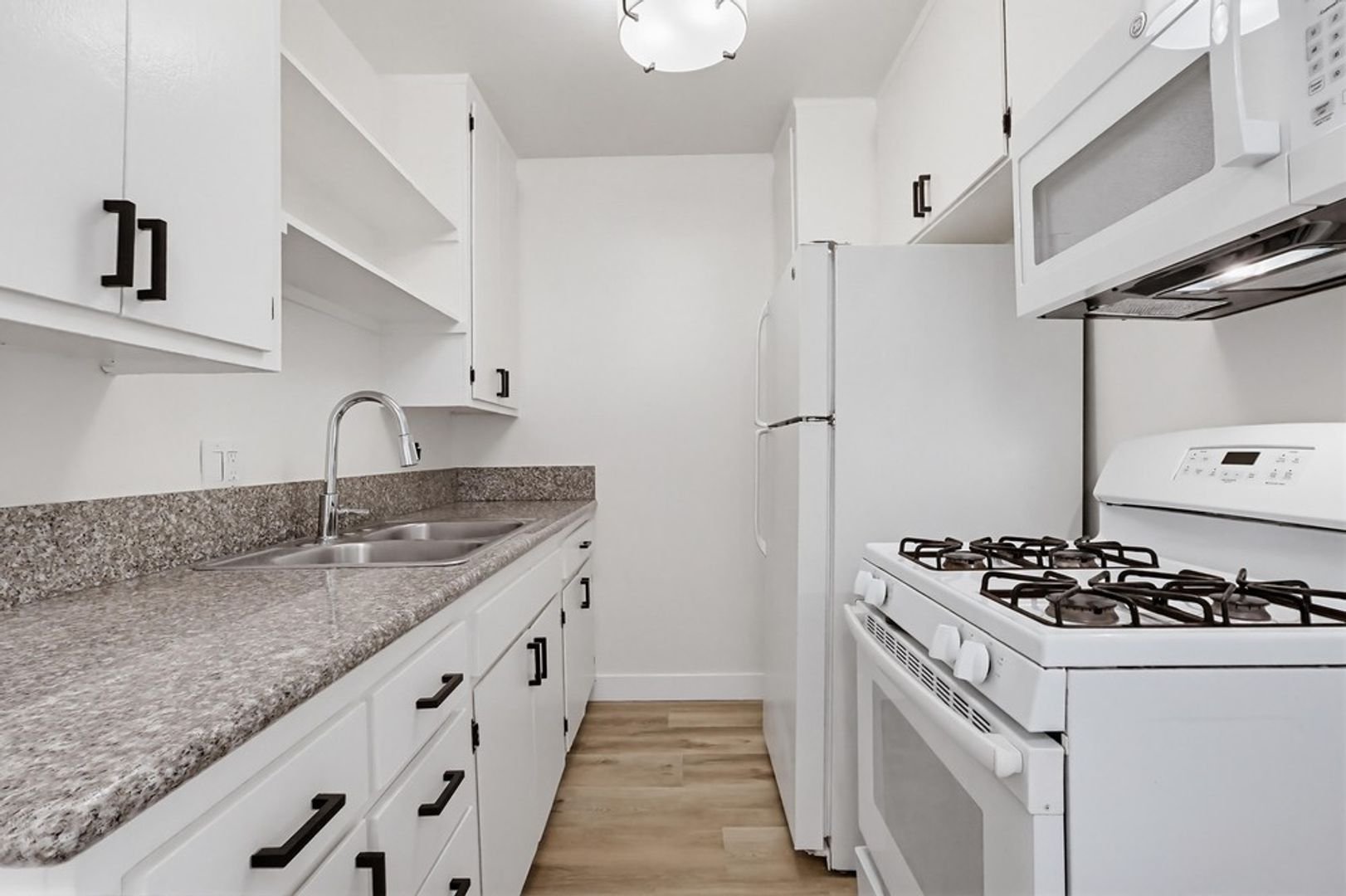 Los Angeles Condo: 6407 10th Ave