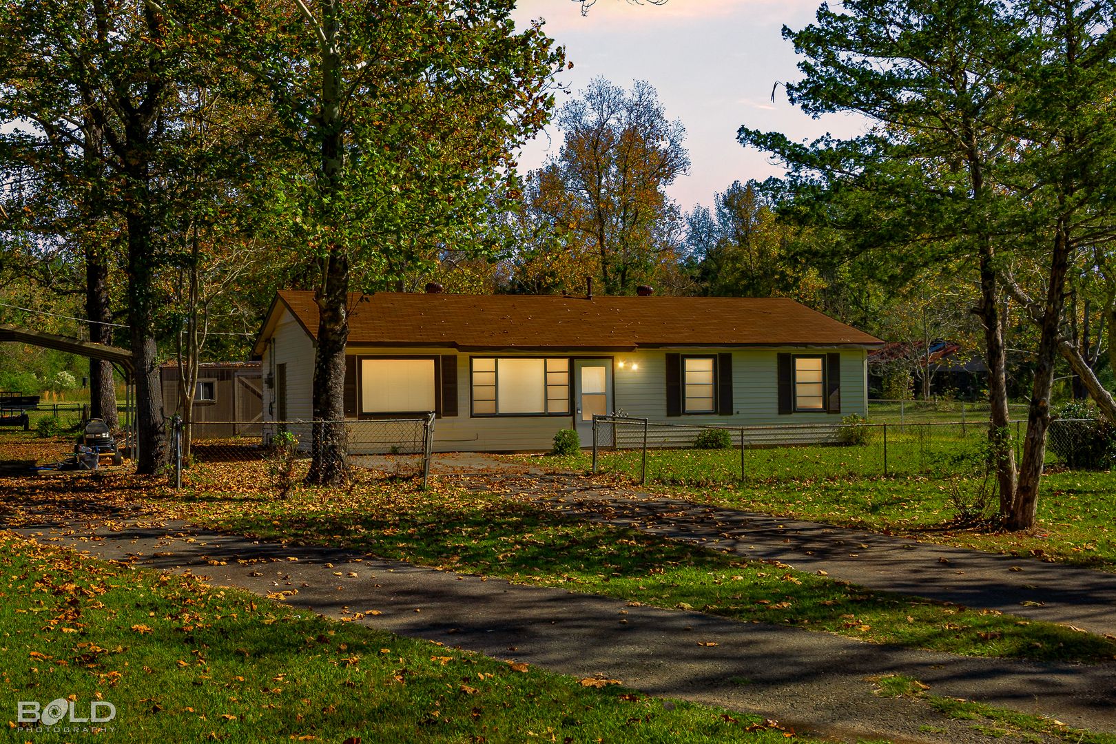 Minden House: 177 BBQ Road